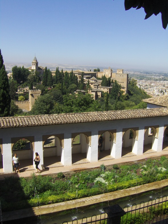 Alhambra, keletrol