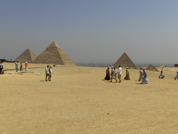 Piramis, elso