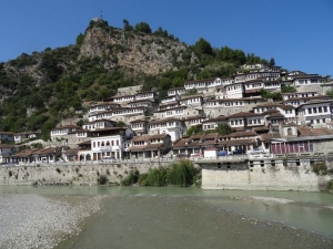 Berat, az ezerablakos albán városka