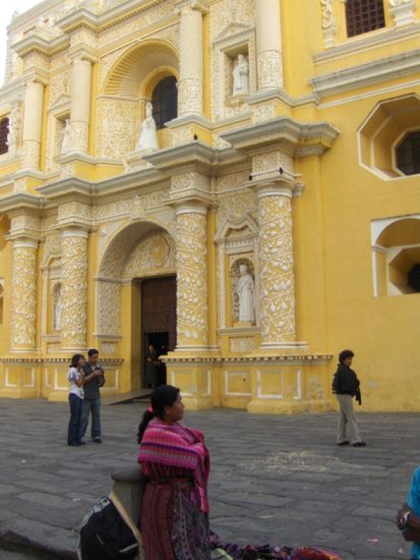 Antigua: a földrengés pusztította guatemalai város