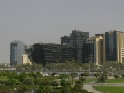 Katar: negyvennyolc fokos sivatagi hőség és léghűtött gazdagság