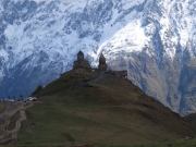 Grúzia: a gergeti Szentháromság-templom a Kaukázusban
