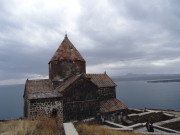 &Ouml;rm&eacute;nyorsz&aacute;g, Szevan-t&oacute;: k&eacute;tezer m&eacute;ter magasan, partj&aacute;n ősi kolostorok